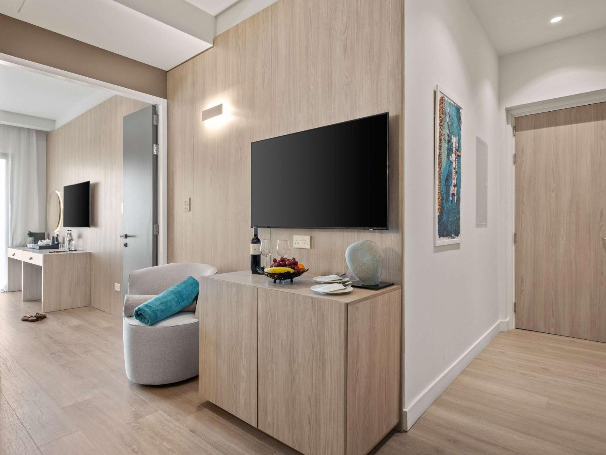 Mercure Larnaca City Exterior photo